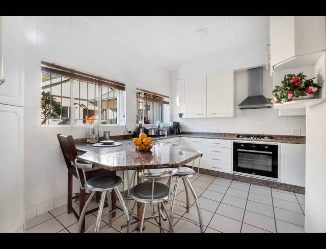 5 BEDROOM HOUSE FOR SALE IN FERNDALE
